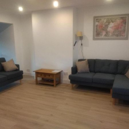 Cheltenham - 3 Bedroom, Parking, Disneyplus Extérieur photo