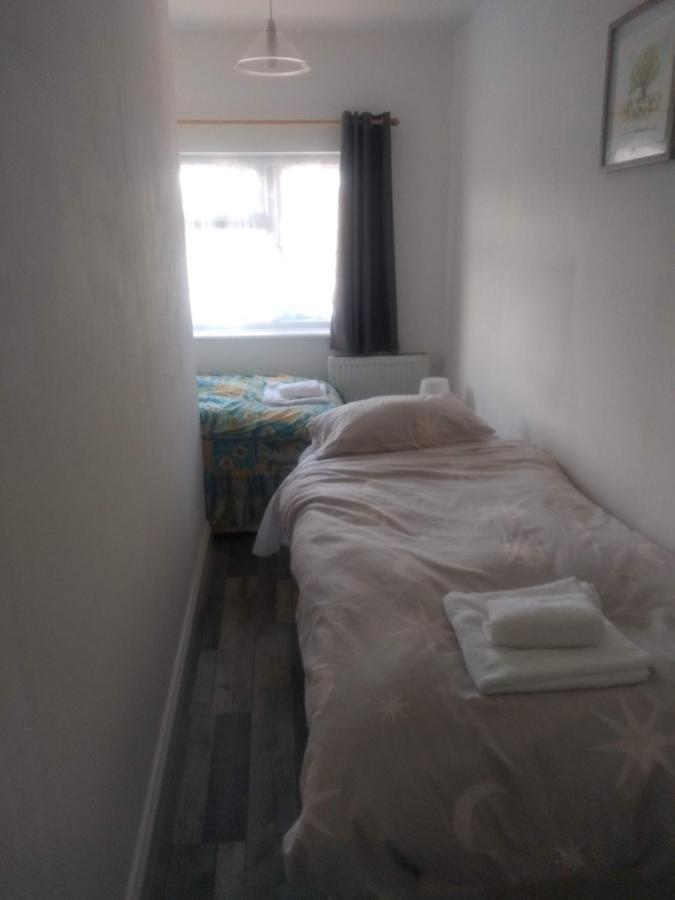 Cheltenham - 3 Bedroom, Parking, Disneyplus Extérieur photo