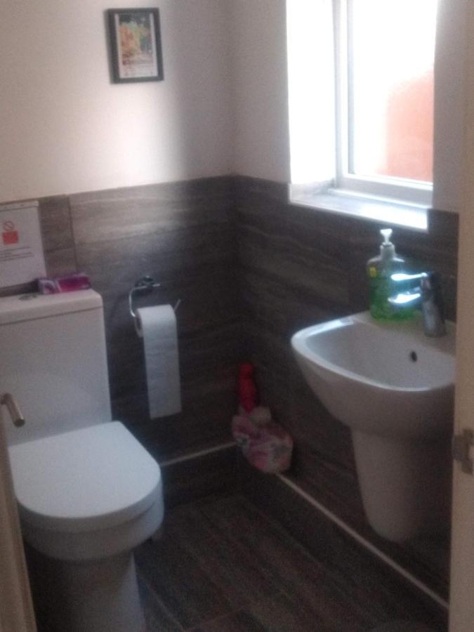 Cheltenham - 3 Bedroom, Parking, Disneyplus Extérieur photo