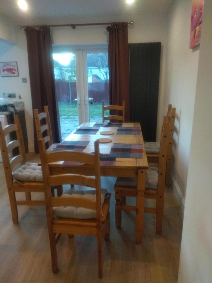 Cheltenham - 3 Bedroom, Parking, Disneyplus Extérieur photo